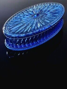 7 1/4" x 4" Oval Exquisitely Detailed Blue Glass Trinket Box With Lid 2011